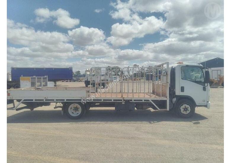caption Isuzu NQR 450 Long