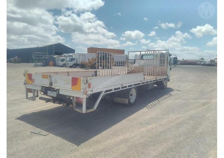 caption Isuzu NQR 450 Long
