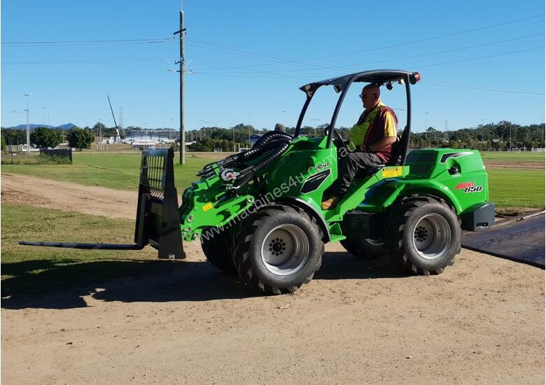 Avant 850 Compact Articulated Loader with Telescopic Boom