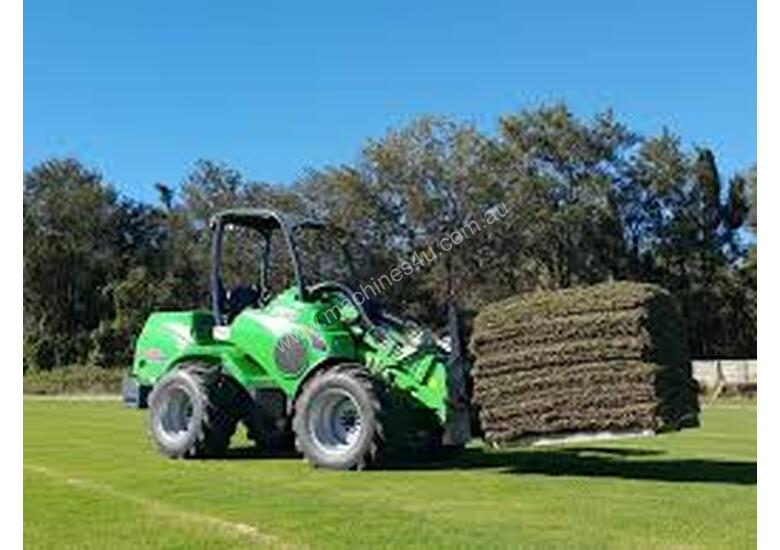 Avant 850 Compact Articulated Loader with Telescopic Boom