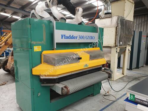 Fladder Model 300/GYRO automatic, feed-thru denibbing and finish sander