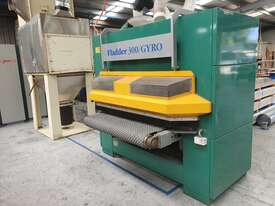 Fladder Model 300/GYRO automatic, feed-thru denibbing and finish sander - picture0' - Click to enlarge