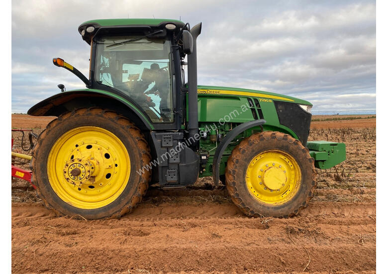 caption John Deere 7230R FWA/4WD Tractor