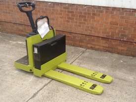 2.2t Electric CLARK Pallet Handler - picture0' - Click to enlarge