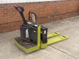2.2t Electric CLARK Pallet Handler - picture2' - Click to enlarge