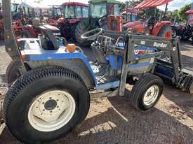 Iseki TK538 tractor with loader - picture2' - Click to enlarge