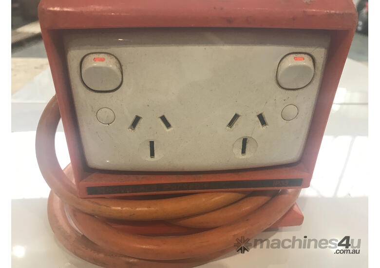 Used clipsal Clipsal Heavy Duty 4 Outlet with Safety Switch 485P4CB15