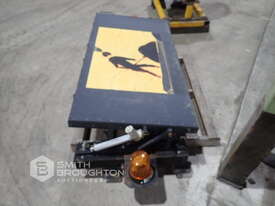 VEHICLE ARROW BOARD - picture0' - Click to enlarge