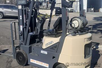 ACTIVE FORKLIFTS - 2006 model Crown compact container entry forklift for sale- 2.5 ton capacity 4290