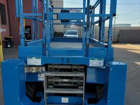 Genie 2668RT Scissor Lift - picture2' - Click to enlarge