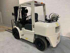 Counterbalance forklift - picture0' - Click to enlarge