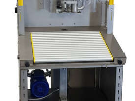 BB30 Bag In Box Filling Machine - picture0' - Click to enlarge