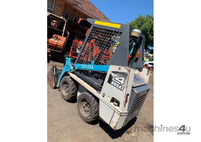 Toyota 4SDK4 20 hp Skid Steer Loader