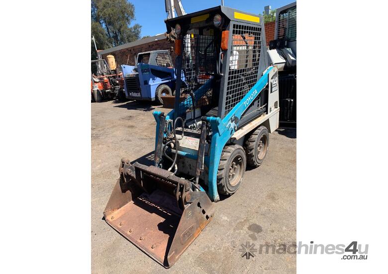Toyota 4SDK4 20 hp Skid Steer Loader