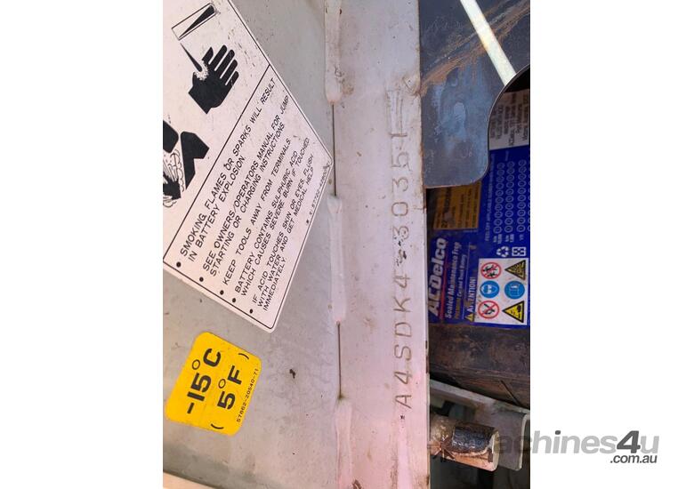 Toyota 4SDK4 20 hp Skid Steer Loader