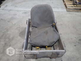 KAB EQUIPMENT SEAT - picture0' - Click to enlarge