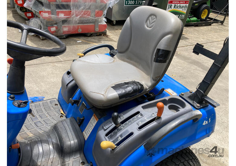 caption New Holland Boomer 1025 FWA/4WD Tractor