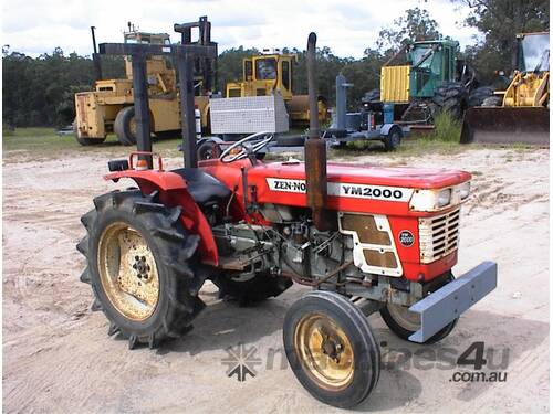 Tractor Yanmar YM2000