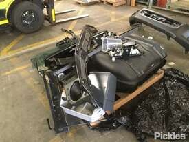 Pallet Containing Land Cruiser Parts - picture1' - Click to enlarge