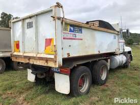 1993 Mack CHR - picture1' - Click to enlarge