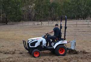 Bobcat CT1025 Compact Tractor with Loader and bucket