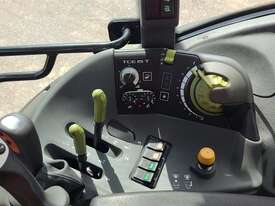 Claas 420 Arion - picture2' - Click to enlarge