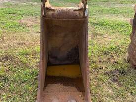 700 MM S.E.C. Trenching Bucket 100 MM Pin dia - picture0' - Click to enlarge