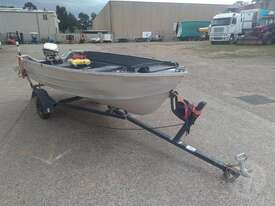 Small outboard Boat  - picture0' - Click to enlarge