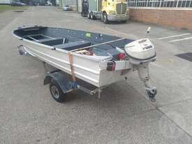 Small outboard Boat  - picture2' - Click to enlarge