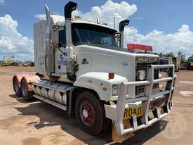 Mack Trident - picture0' - Click to enlarge