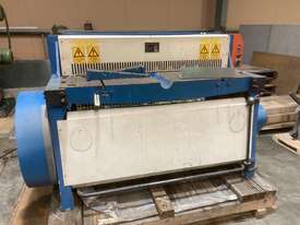 Used Q11 1200mm x 3mm Mechanical Guillotine - picture0' - Click to enlarge