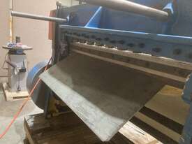 Used Q11 1200mm x 3mm Mechanical Guillotine - picture1' - Click to enlarge