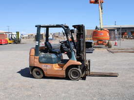 TOYOTA 2.5 TONNE COMPACT FORKLIFT - picture0' - Click to enlarge