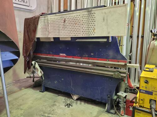 Press brake 2.5m 40 tonnes