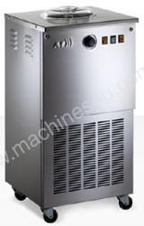 caption Musso L4 Consul Ice Cream Machine