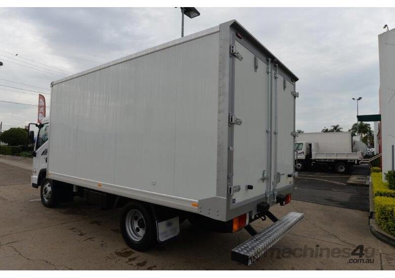 caption HYUNDAI EX6