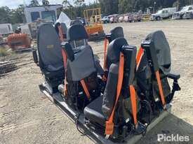 11x Caterpillar 789D Deluxe Truck Seats. with seat belts and Base,Serial No: 00000000 - picture0' - Click to enlarge