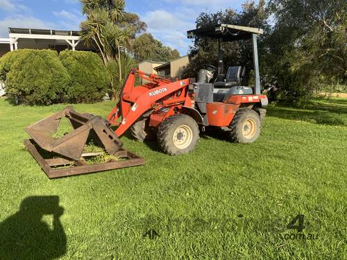 Kubota R420S Wheel Loader