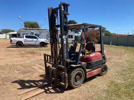 1999 TOYOTA 6FG25 FORKLIFT - picture1' - Click to enlarge