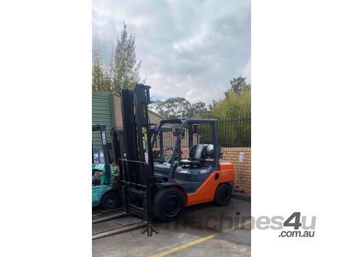 Toyota 3.5 Ton Forklift 