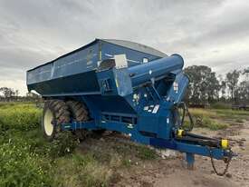 2011 KINZE 1050 CHASER BIN - picture1' - Click to enlarge