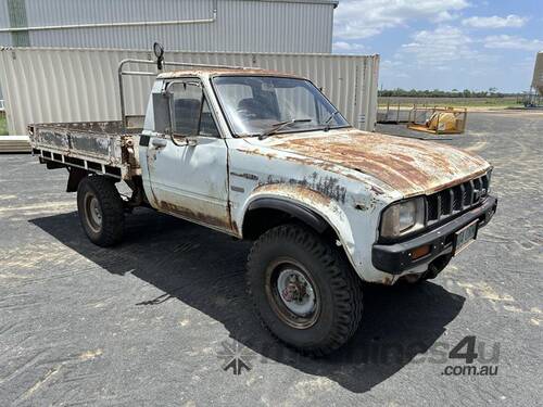 1982 TOYOTA HILUX UTE