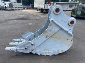 CA-CX300 600mm Bucket with Teeth, Weight: 968Kg, Hitch: 90mm Pin Diameter, 468mm Pin to Pin, 326mm P - picture2' - Click to enlarge
