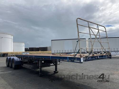 2002 Barker Heavy Duty Tri Axle Tri Axle Flat Top A Trailer