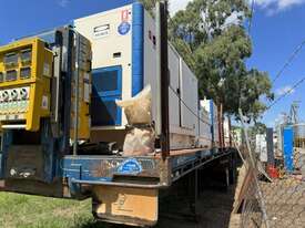 1984 Fruehauf Tri Axle Flat Top Trailer - picture0' - Click to enlarge