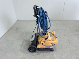 Maytronics Dolphin Wave 100 pool cleaner with power supply and trolley - picture2' - Click to enlarge