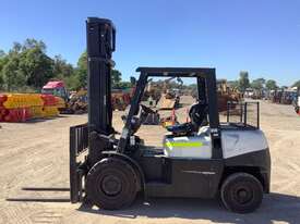 2008 TCM FD40T9 Forklift (Counterbalanced) - picture2' - Click to enlarge