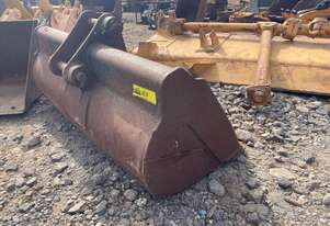   Batter Bucket 1500mm 50mm pin