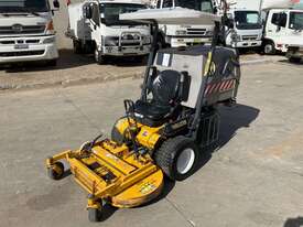 2015 Walker MD21D-11 Zero Turn Ride On Mower - picture1' - Click to enlarge