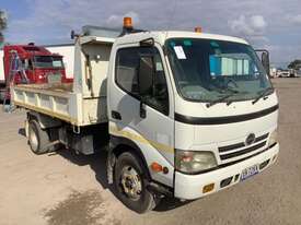 2009 Hino 300 series Tipper - picture0' - Click to enlarge